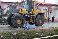 Feci kaza: Emekli imam kepçenin altında can verdi