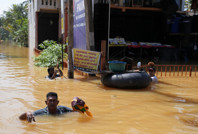 Üç ülke faciayı yaşadı: 900'den fazla ölü, yüzlerce kayıp