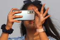 Hükümetin akıllı telefon talebi tepki çekti