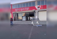 Fren yerine gaza basınca dükkana daldı