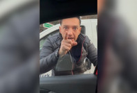 Ataşehir'de trafikte tartıştığı kadın sürücünün aracına saldırdı