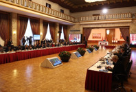 Komisyonda CHP'liler ile AKP'liler arasında gerginlik