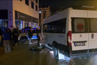 Ataşehir'de motosiklet ile yolcu servisi çarpıştı: 2'si ağır 3 yaralı