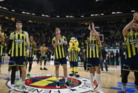 Dev maçta kazanan Fenerbahçe: Laso Efes'te kötü başladı