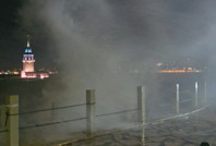 Üsküdar sahilinde dev dalgalar oluştu