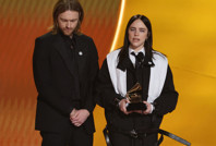Billie Eilish ödül töreninde ICE'a verdi veriştirdi, sözleri sansüre takıldı