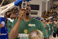 Nigel Hayes Davis'ten Fenerbahçe taraftarına gönderme: Sizi duyamıyorum!