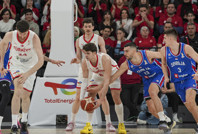 Tarık Biberovic yine yıldızlaştı, 12 Dev Adam Sırbistan'ı bir kez daha yendi