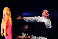 Gülşen’den Demet Akalın’a sürpriz