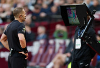 'VAR'ın yetki alanı genişledi: Futbolu bekleyen tehlike