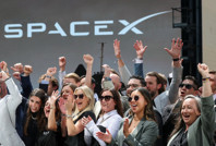 SpaceX'te rüzgâr tersine döndü: Coşku bir ayda söndü