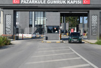 Komşuda grev: Sınır kapılarından geçişler durdu