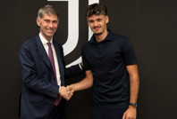 Juventus, Bosna'nın geleceğini renklerine bağladı: İmzalar atıldı