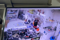 Kaza sonrası güvenlik kamerası görüntüleri izlenirken bıçaklı kavga: 2 yaralı