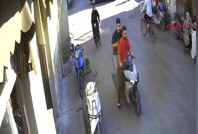 Sokak ortasında gasp... Motosikletle kaçırdı ama haberi yokmuş