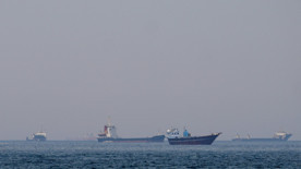 Hürmüz kaynıyor: Silahlar ateşlendi, gemilere el konuldu