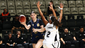 Beşiktaş Fenerbahçe'yi 8 yıl sonra mağlup etti. 40 maçlık seri bitti