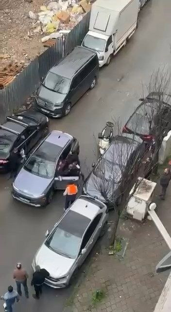 Park yeri nedeniyle tartıştığı sürücüyü silahla öldürdü, yakınları saldırganı darbetti - Resim: 3