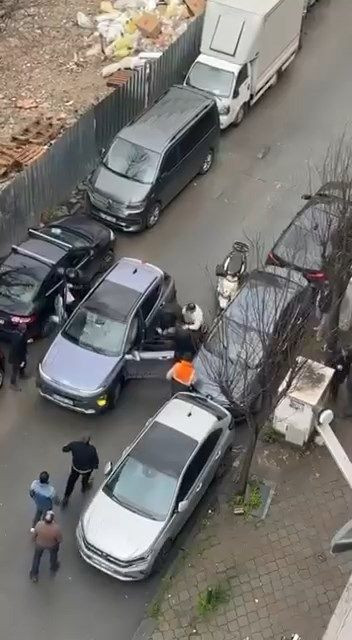 Park yeri nedeniyle tartıştığı sürücüyü silahla öldürdü, yakınları saldırganı darbetti - Resim: 4