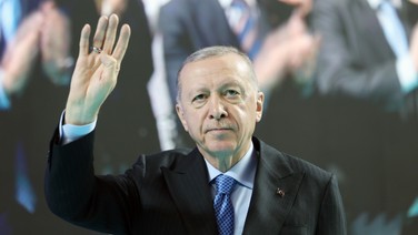 Erdoğan, CHP'ye slogan üzerinden yüklendi