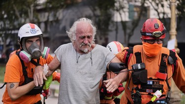 Emekliler, maaş iyileştirmesi için sokağa çıktı: Arbede yaşandı