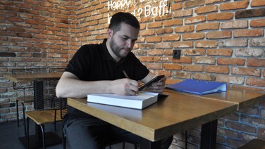Hamburgerci açtı, 10 milyon lira borç yaptı