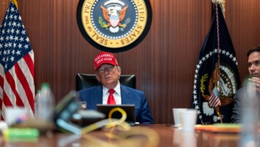Trump, İran saldırısını böyle takip etti