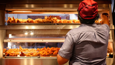 'Yazılım öğren' tavsiyesi boşa çıktı: Ancak fast food zincirlerinde iş bulabiliyorlar