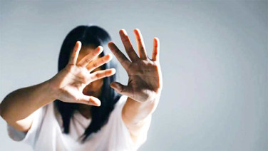 Şiddete maruz kalıp yoksulluk çekiyorlar