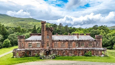 Tek odalı daire fiyatına 20 odalı kale