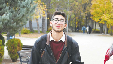 Gençler okumak için çalışmak zorunda!