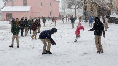 Kar yağışı nedeniyle Kırklareli’nde 3 ilçede eğitime ara verildi