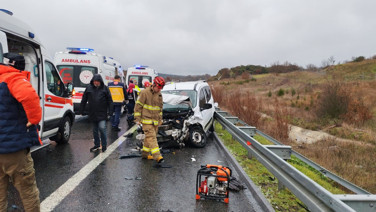 İstanbul-İzmir Otoyolu'nda kaza: Ölü ve yaralılar var