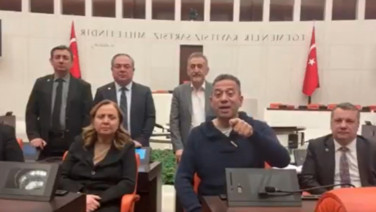 Meclis'i terk etmiyorlar: 'Bak utanmaz adam...'