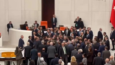 Meclis'te 'emekli tabutu' gerginliği: Ortalık karıştı