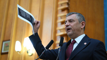 Özgür Özel, WhatsApp konuşmalarını kürsüden okudu