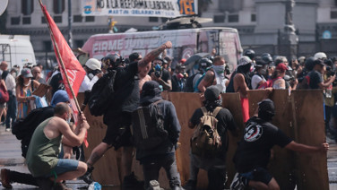 Halk sokağa döküldü: Yeni çalışma reformu yasa tasarısı öfkelendirdi