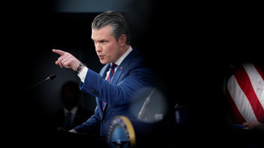 Trump'ın bakanı kameralar önüne geçti, dünyaya gözdağı verdi