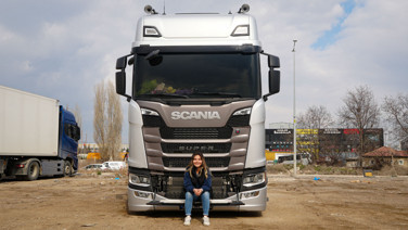 Rutin iş yaşamından sıkıldı, TIR şoförü oldu