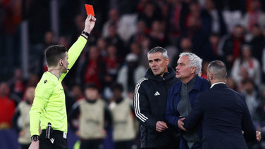 Jose Mourinho derbide sinir krizi geçirdi: 'Hain' sözüne Fenerbahçeli cevap