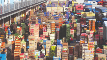 Çarşıya pazara savaş bombası düştü