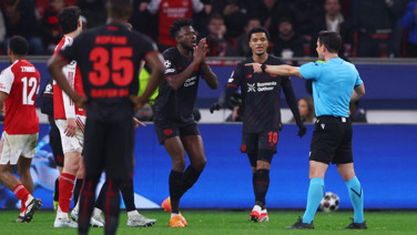 Halil Umut Meler, Şampiyonlar Ligi'ne damga vurdu: Verdiği penaltı tartışma yarattı