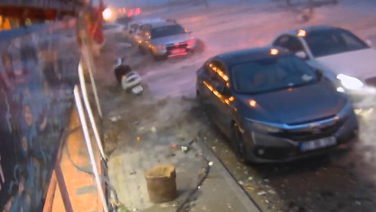 Deniz taştı, işletmeler su altında kaldı