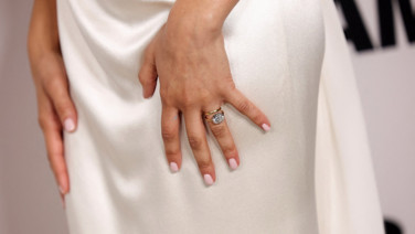 Ünlü çift evlendi mi? Taktığı yüzükler gündem oldu