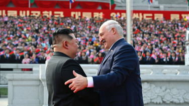 Putin'in müttefikleri buluştu: Kim Jong Un'dan görkemli karşılama
