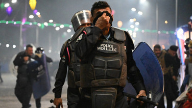 Iraklı protestocular, Basra’daki Kuveyt Başkonsolosluğu'nu bastı