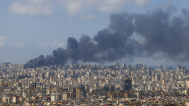İsrail uçakları onlarca noktayı vurdu: Başkent duman altında
