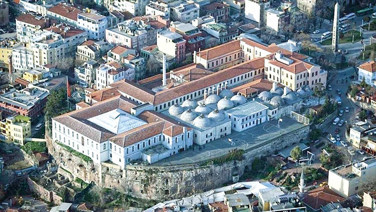 Tarihi okullara deprem bahanesi ile çöktüler