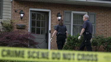 Eski vali yardımcısı eşini öldürüp intihar etti