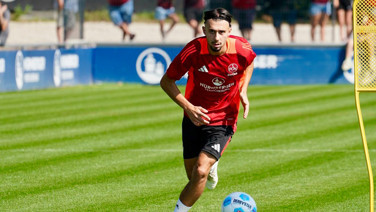 İki yıl önce amatördü, şimdi Almanya'da zirvede: Efsanenin elinde parlayan Türk!